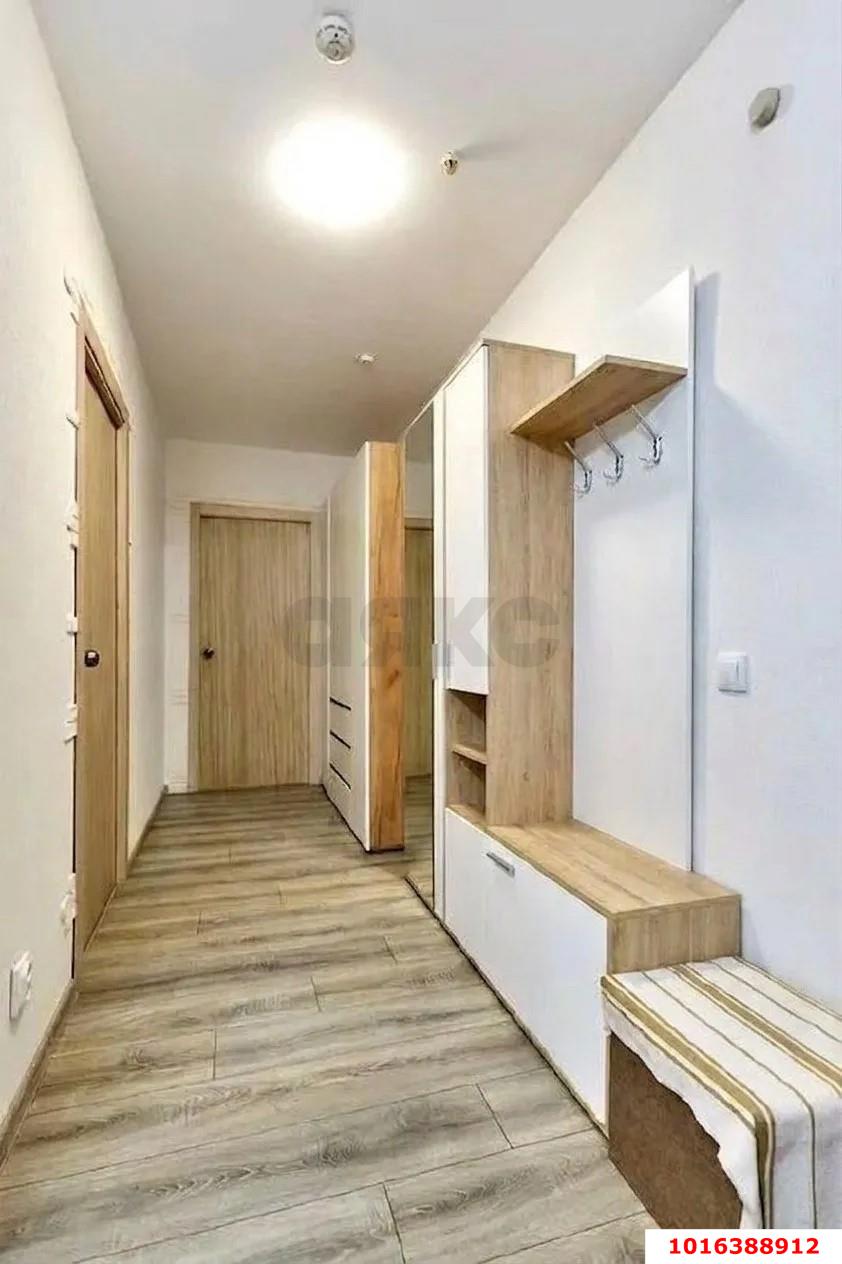 Фото №7: 2-комнатная квартира 56&nbsp;м², 13/16&nbsp;эт. - Краснодар, Западный внутригородской округ, Кожзавод, мкр. Военный городок № 1, ул. имени Калинина, 350/4