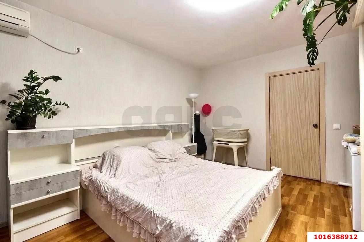 Фото №5: 2-комнатная квартира 56&nbsp;м², 13/16&nbsp;эт. - Краснодар, Западный внутригородской округ, Кожзавод, мкр. Военный городок № 1, ул. имени Калинина, 350/4