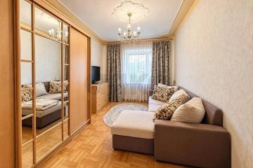Фото №1: 3-комнатная квартира 100&nbsp;м², 2/5&nbsp;эт. - Краснодар, мкр. Славянский, ул. Красных Партизан, 71