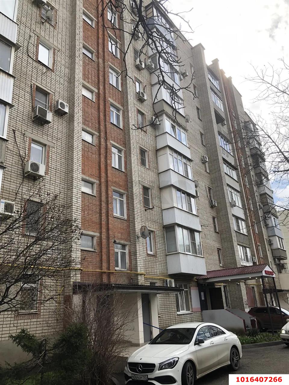 Фото №3: 3-комнатная квартира 63&nbsp;м², 1/9&nbsp;эт. - Краснодар, Прикубанский внутригородской округ, мкр. Краевая Клиническая Больница, ул. Российская, 94