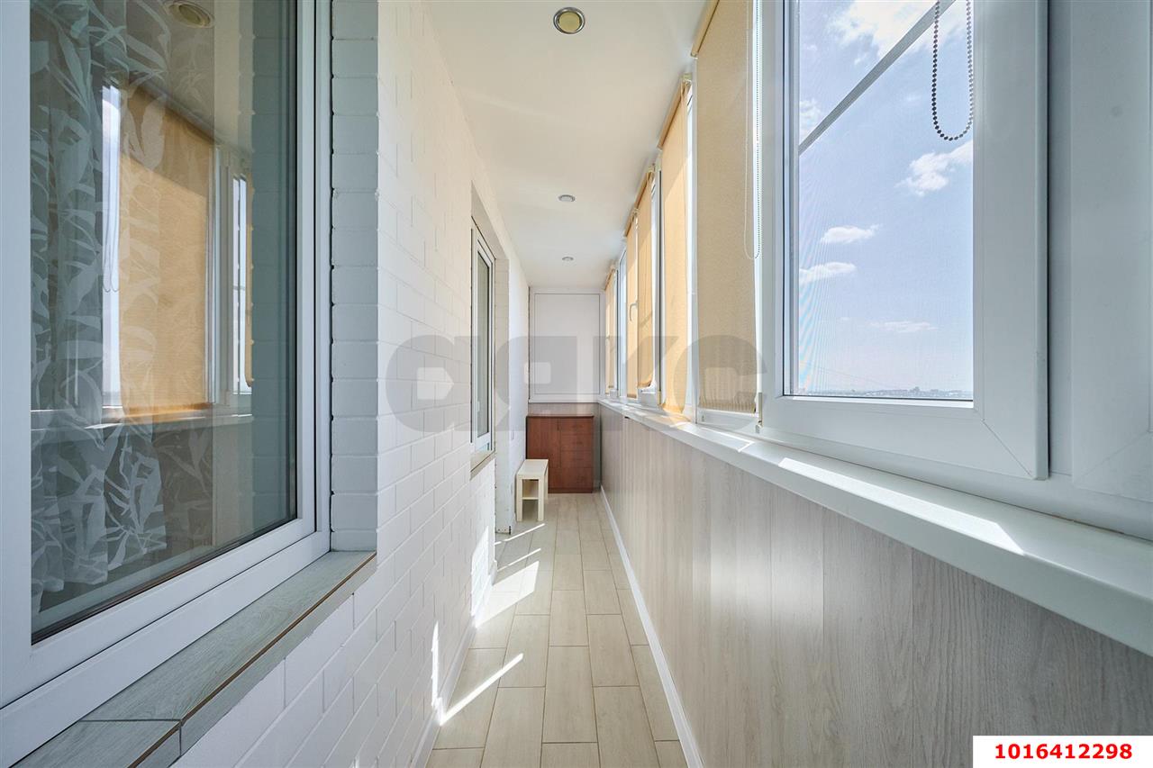 Фото №8: 2-комнатная квартира 65&nbsp;м², 17/17&nbsp;эт. - Краснодар, Прикубанский внутригородской округ, 2-я Площадка, мкр. жилой комплекс Кремлёвские Ворота, ул. Кореновская, 2к2