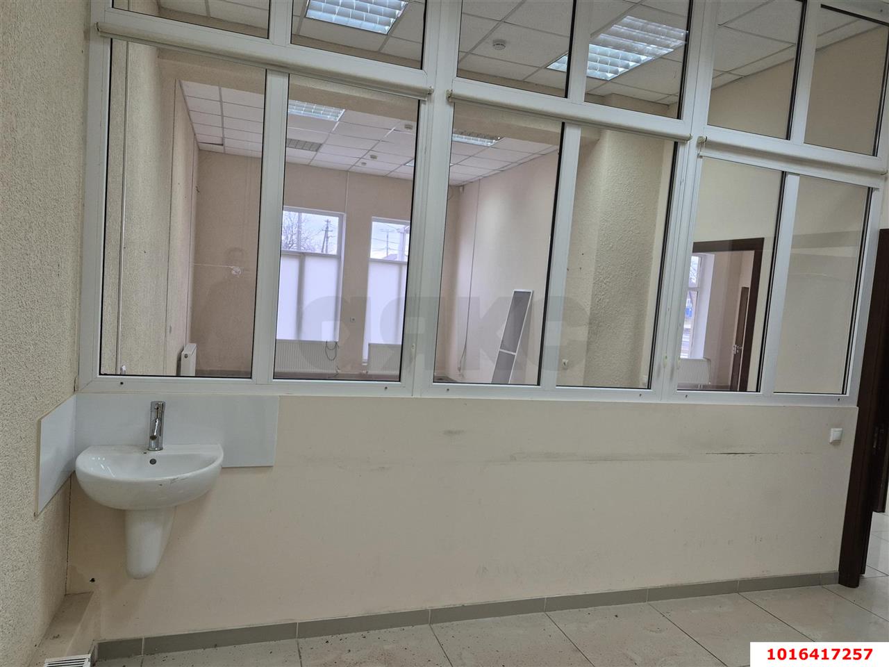 Фото №13: Торговое помещение 214&nbsp;м², 1/2&nbsp;эт. - Усть-Лабинск, мкр. Вольная, ул. Красноармейская, 568А