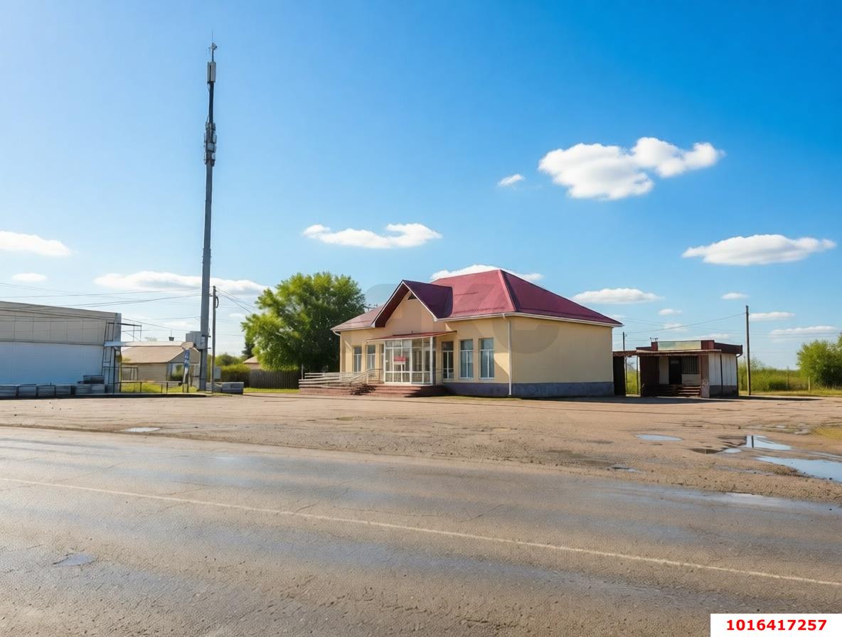Фото №3: Торговое помещение 214&nbsp;м², 1/2&nbsp;эт. - Усть-Лабинск, мкр. Вольная, ул. Красноармейская, 568А