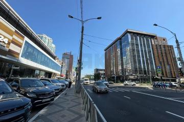 Фото №1: Офисное помещение 140 м², 4/8 эт. - Краснодар, мкр. Центральный, ул. Мира, 1