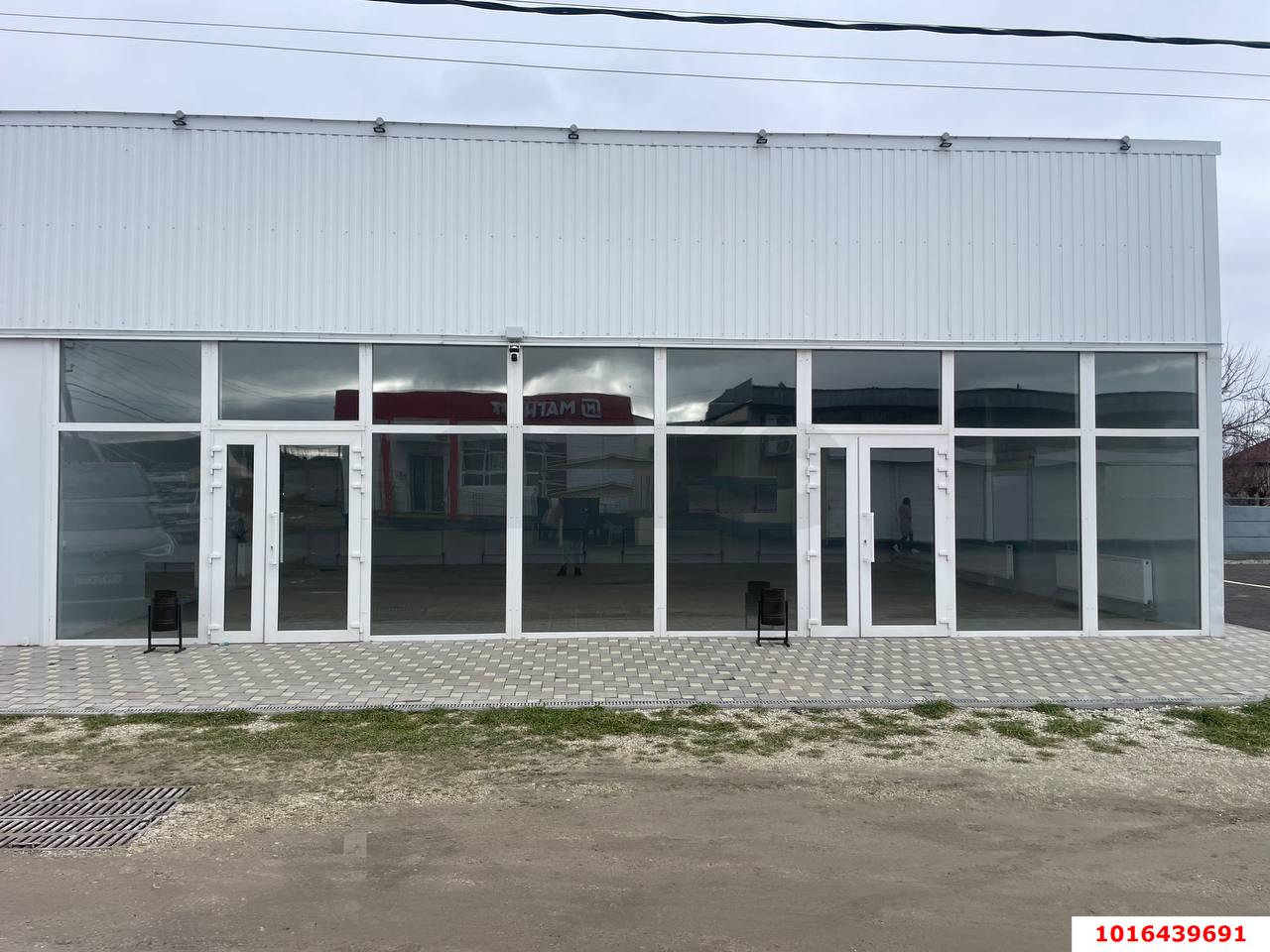 Фото №2: Торговое помещение 194&nbsp;м², 1/1&nbsp;эт. - Славянск-на-Кубани, ул. Батарейная, 154