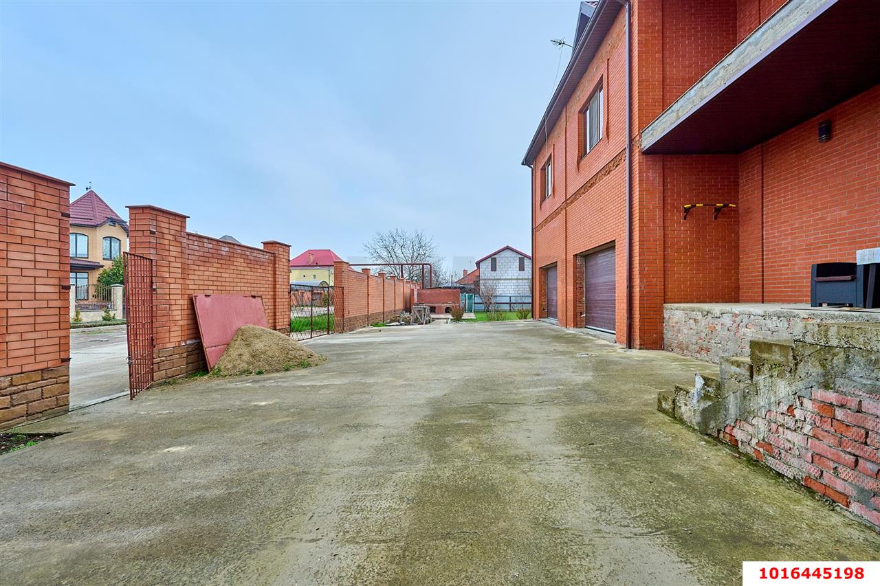 Фото №7: Дом 571&nbsp;м² + 10&nbsp;сот., 3&nbsp;эт. - Ленина, мкр. Карасунский внутригородской округ, ул. 1-я Сторожевая, 52