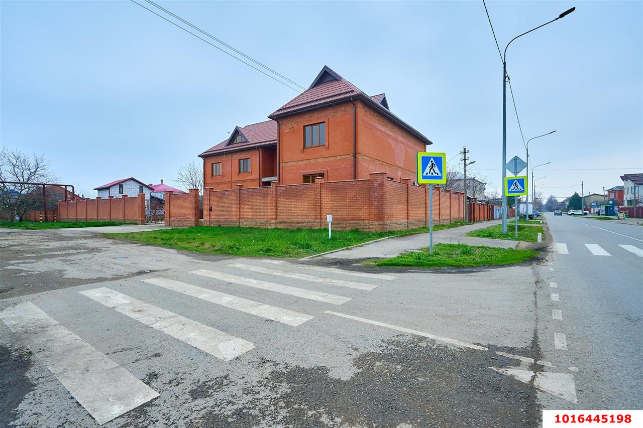 Фото №6: Дом 571&nbsp;м² + 10&nbsp;сот., 3&nbsp;эт. - Ленина, мкр. Карасунский внутригородской округ, ул. 1-я Сторожевая, 52