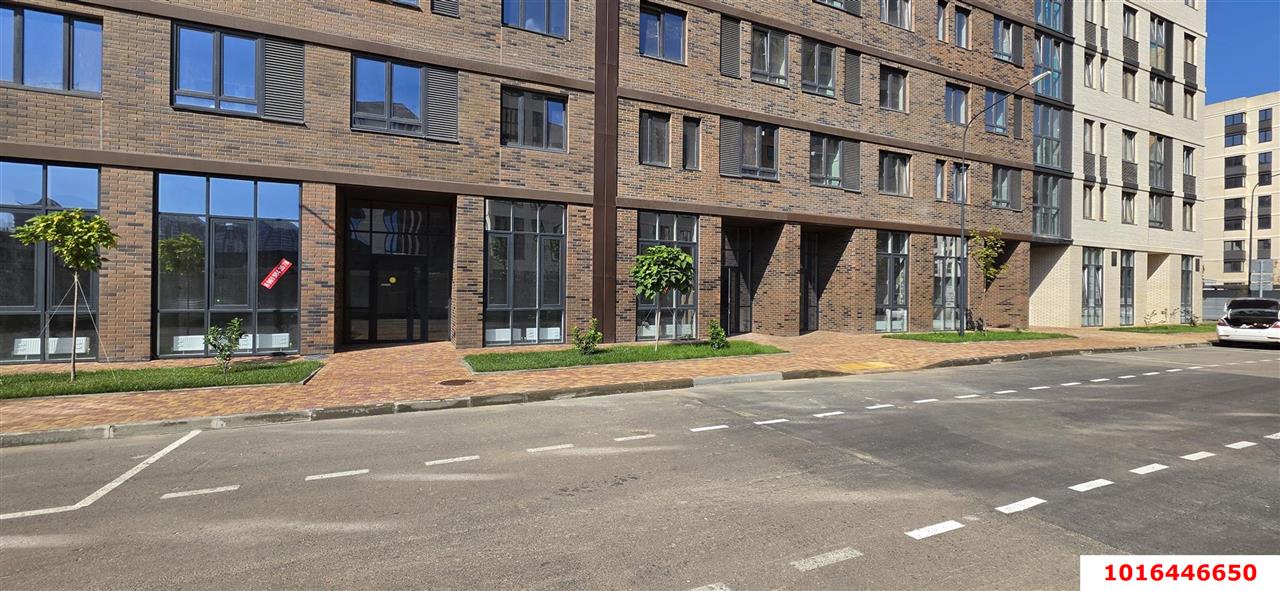 Фото №4: Торговое помещение 54&nbsp;м², 1/9&nbsp;эт. - Краснодар, Прикубанский внутригородской округ, мкр. жилой комплекс Народные Кварталы, ул. имени Владимира Рунова, 2к1