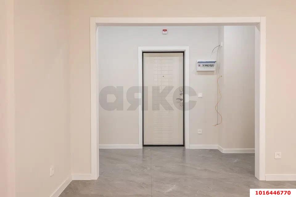 Фото №5: 2-комнатная квартира 56&nbsp;м², 8/9&nbsp;эт. - Знаменский, Карасунский внутригородской округ, мкр. Родные Просторы, ул. Природная, 10Бк1