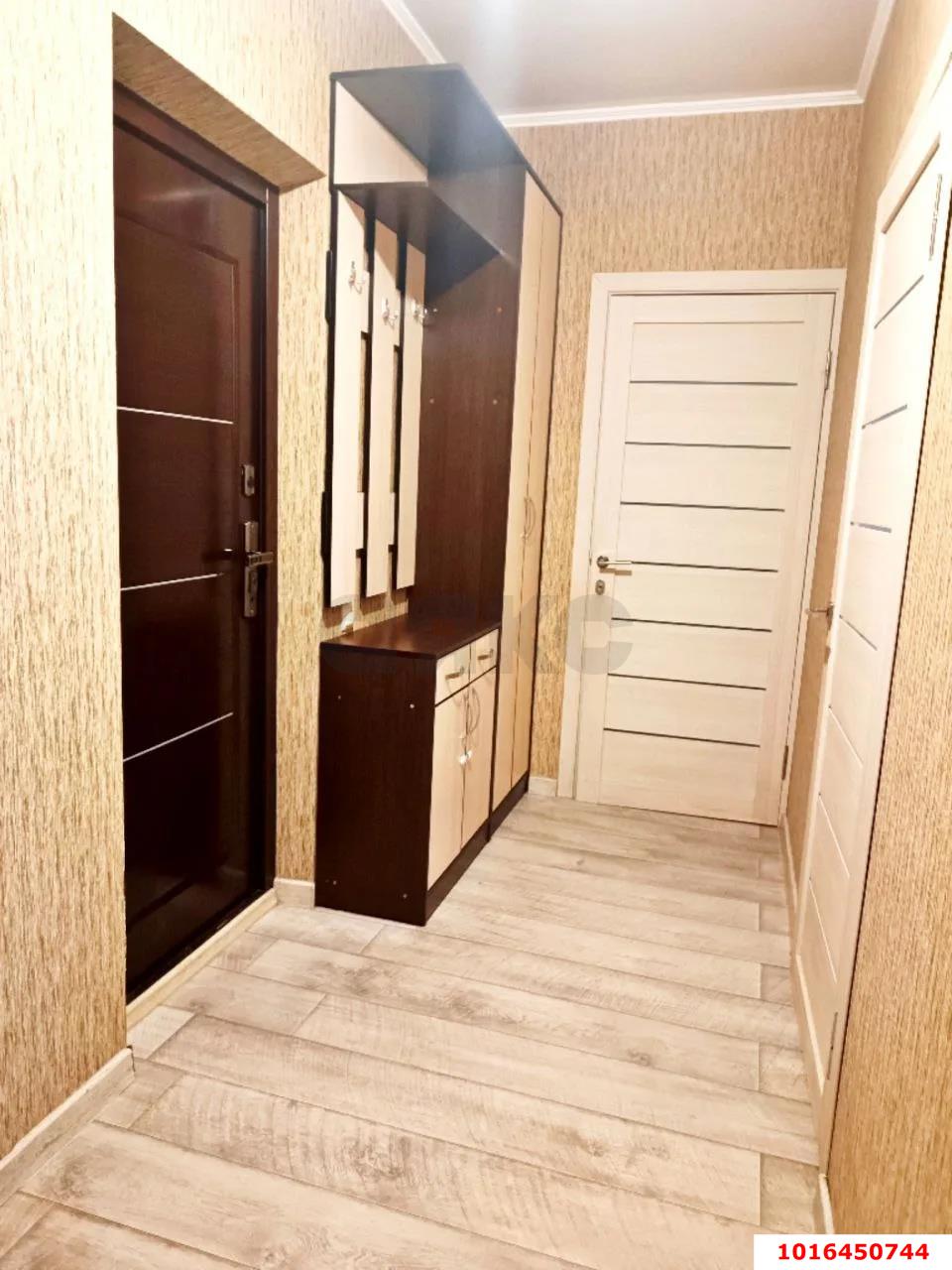 Фото №1: 2-комнатная квартира 61&nbsp;м², 3/3&nbsp;эт. - Краснодар, Прикубанский внутригородской округ, мкр. ЖК Прованс, ул. Генерала Петрова, 35