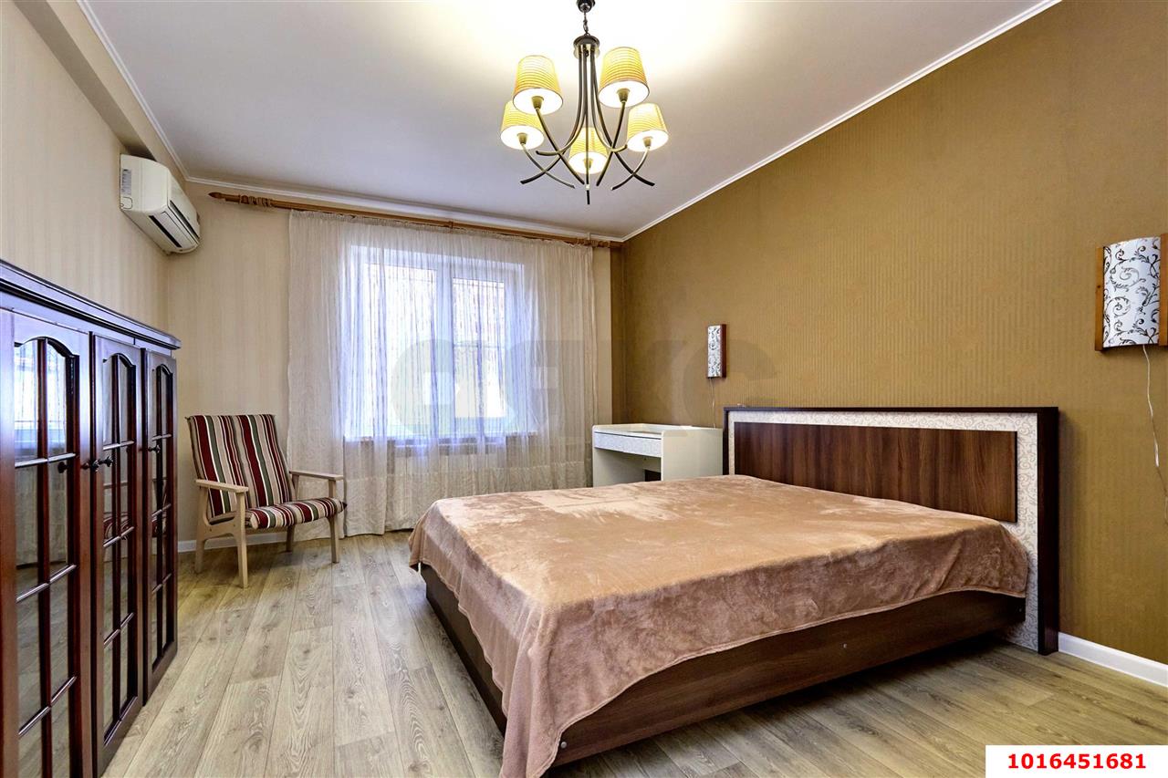 Фото №3: 2-комнатная квартира 52&nbsp;м², 1/12&nbsp;эт. - Краснодар, Западный внутригородской округ, мкр. Юбилейный, ул. Рождественская набережная, 39