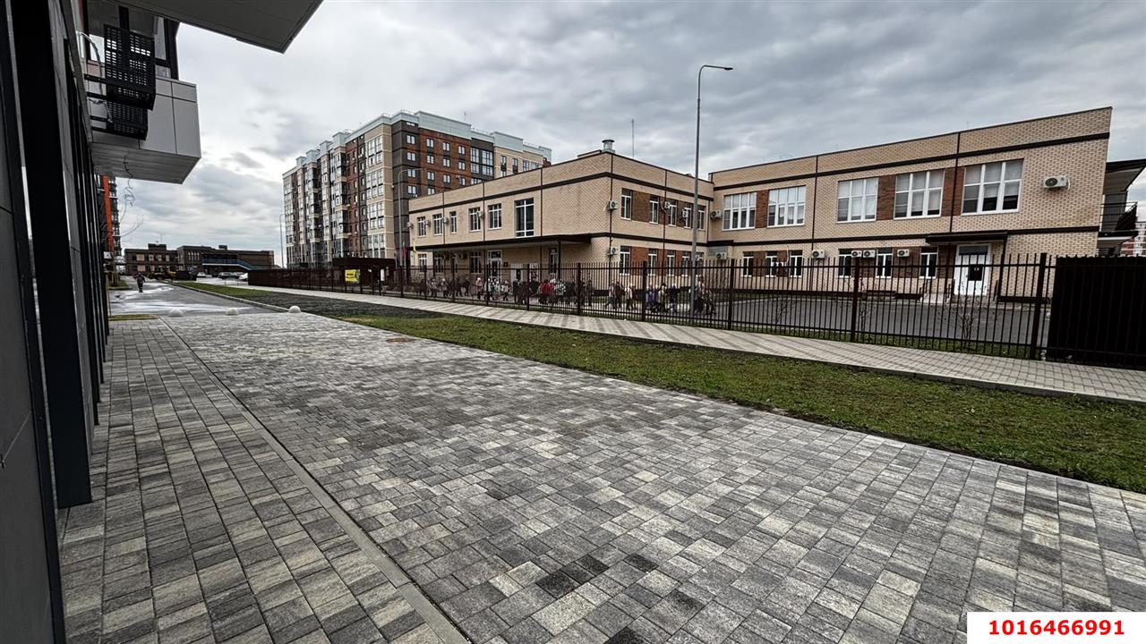 Фото №9: Торговое помещение 67&nbsp;м², 1/9&nbsp;эт. - Краснодар, Прикубанский внутригородской округ, мкр. жилой комплекс Друзья, ул. имени Генерала Брусилова, 28к3