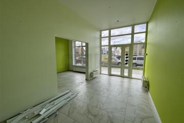 Фото №1: Торговое помещение 84&nbsp;м², 1/19&nbsp;эт. - Краснодар, мкр. жилой комплекс Свобода, ул. Домбайская, 55