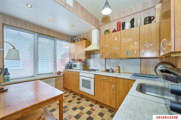 Фото №1: 3-комнатная квартира 54 м², 1/1 эт. - Краснодар, мкр. Центральный, ул. имени Максима Горького, 163