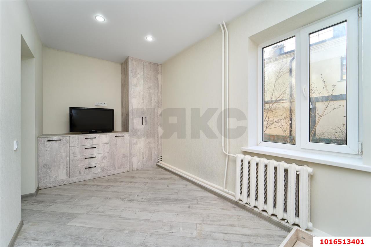 Фото №9: 3-комнатная квартира 57&nbsp;м², 1/2&nbsp;эт. - Краснодар, Прикубанский внутригородской округ, мкр. Фестивальный, ул. Гагарина, 188