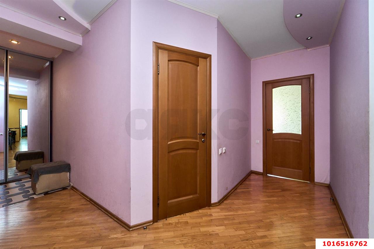 Фото №8: 2-комнатная квартира 74&nbsp;м², 1/8&nbsp;эт. - Краснодар, Прикубанский внутригородской округ, мкр. Восточно-Кругликовский, ул. Черкасская, 63