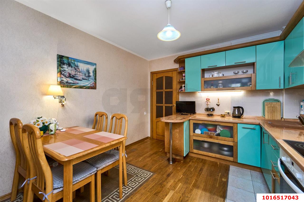 Фото №3: 2-комнатная квартира 77&nbsp;м², 10/12&nbsp;эт. - Краснодар, Западный внутригородской округ, мкр. Юбилейный, пр-кт Чекистов, 33