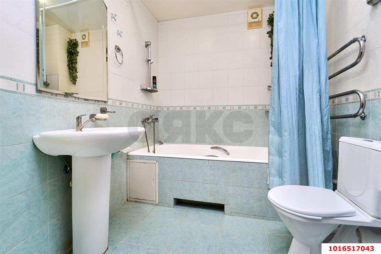 Фото №12: 2-комнатная квартира 77&nbsp;м², 10/12&nbsp;эт. - Краснодар, Западный внутригородской округ, мкр. Юбилейный, пр-кт Чекистов, 33