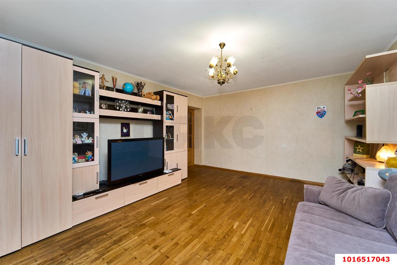Фото №5: 2-комнатная квартира 77&nbsp;м², 10/12&nbsp;эт. - Краснодар, Западный внутригородской округ, мкр. Юбилейный, пр-кт Чекистов, 33
