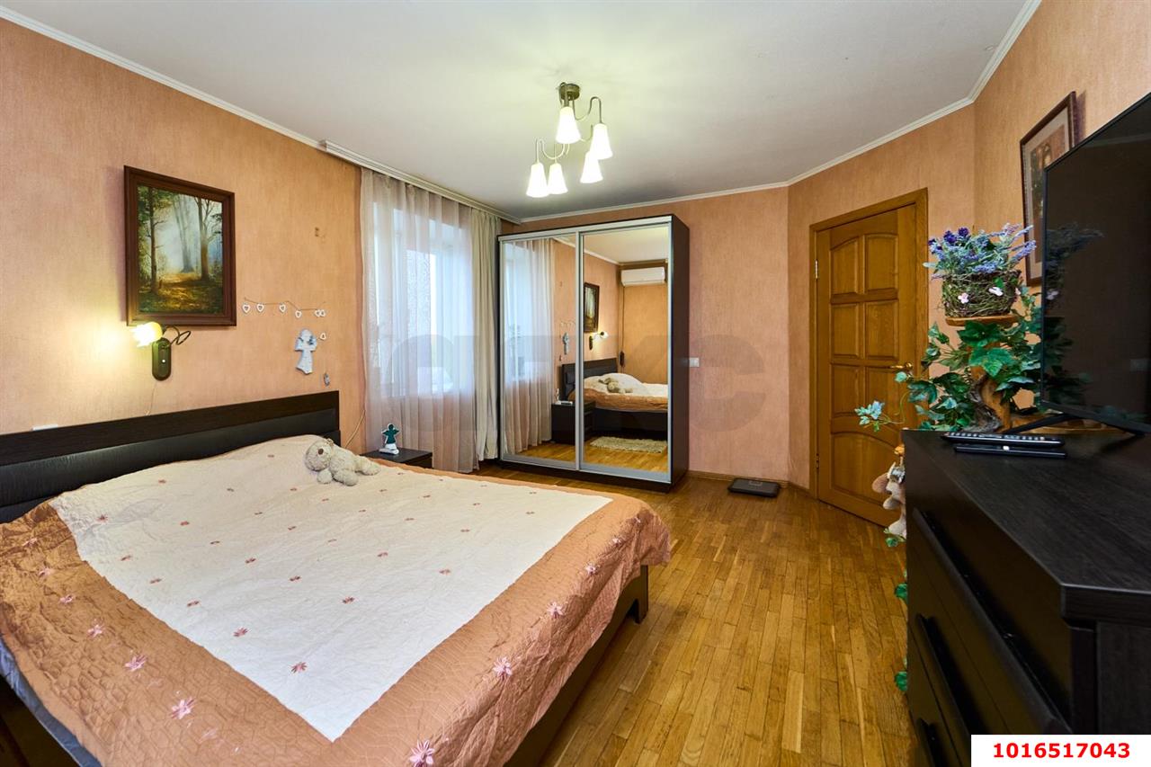 Фото №8: 2-комнатная квартира 77&nbsp;м², 10/12&nbsp;эт. - Краснодар, Западный внутригородской округ, мкр. Юбилейный, пр-кт Чекистов, 33