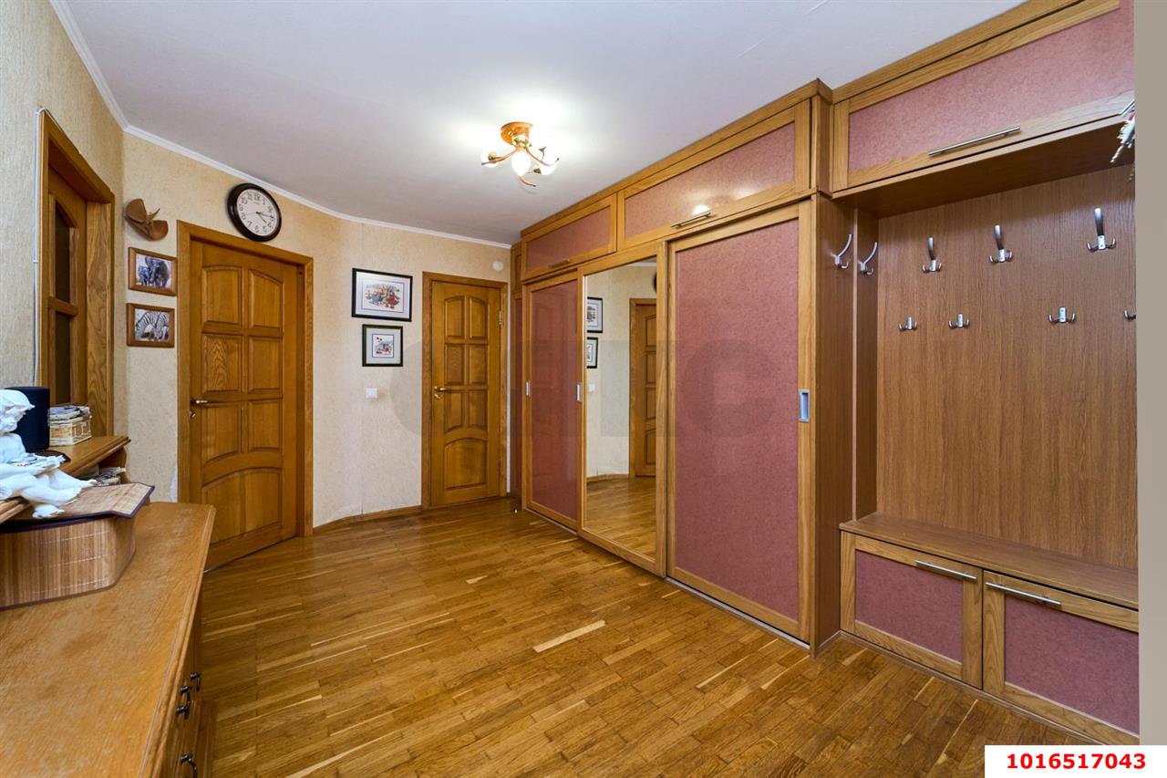 Фото №10: 2-комнатная квартира 77&nbsp;м², 10/12&nbsp;эт. - Краснодар, Западный внутригородской округ, мкр. Юбилейный, пр-кт Чекистов, 33