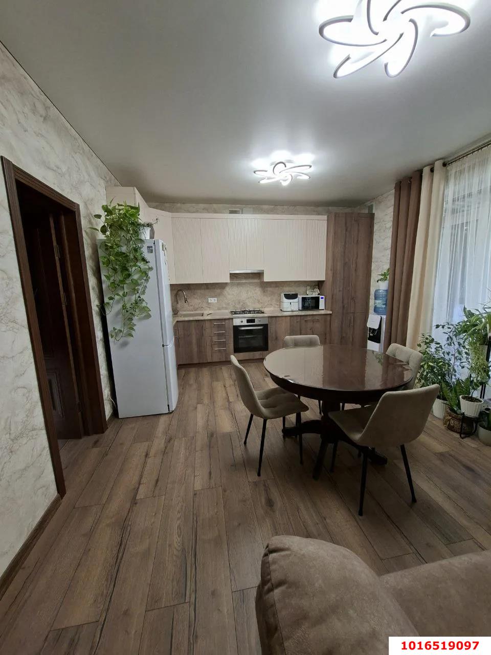 Фото №2: Дом 136&nbsp;м² + 3.18&nbsp;сот., 2&nbsp;эт. - Краснодар, мкр. Прикубанский внутригородской округ, пр-д 1-й Командорский, 25