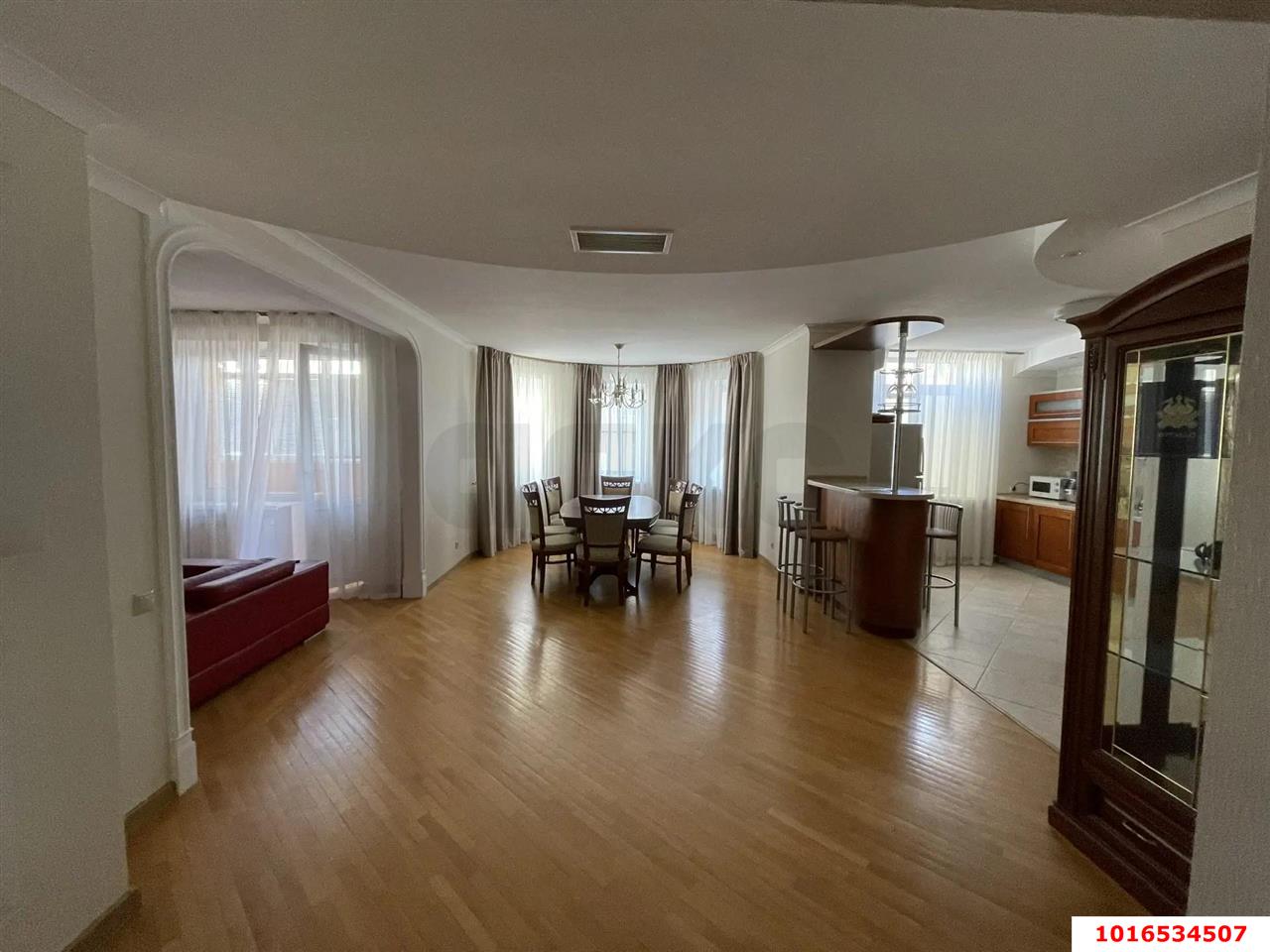 Фото №1: 5+-комнатная квартира 200&nbsp;м², 10/14&nbsp;эт. - Краснодар, Прикубанский внутригородской округ, Отделение № 1 совхоза Солнечный, мкр. Фестивальный, ул. Атарбекова, 5