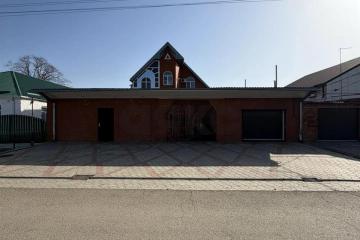 Фото №1: Дом 450&nbsp;м², 2&nbsp;эт. - Медведовская, ул. Восточная, 8А