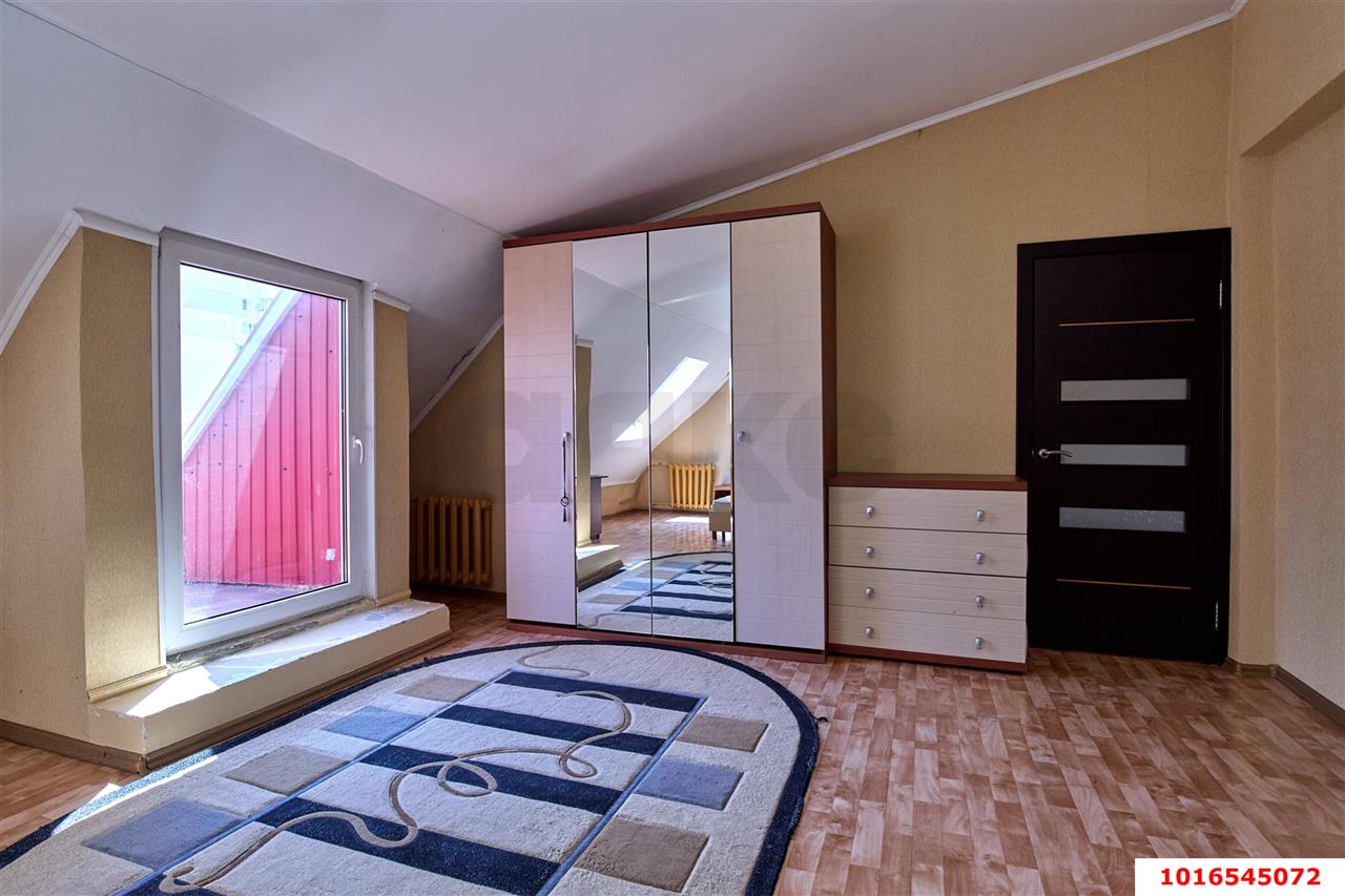 Фото №7: 3-комнатная квартира 112&nbsp;м², 5/6&nbsp;эт. - Краснодар, Западный внутригородской округ, мкр. Юбилейный, пр-кт Чекистов, 6