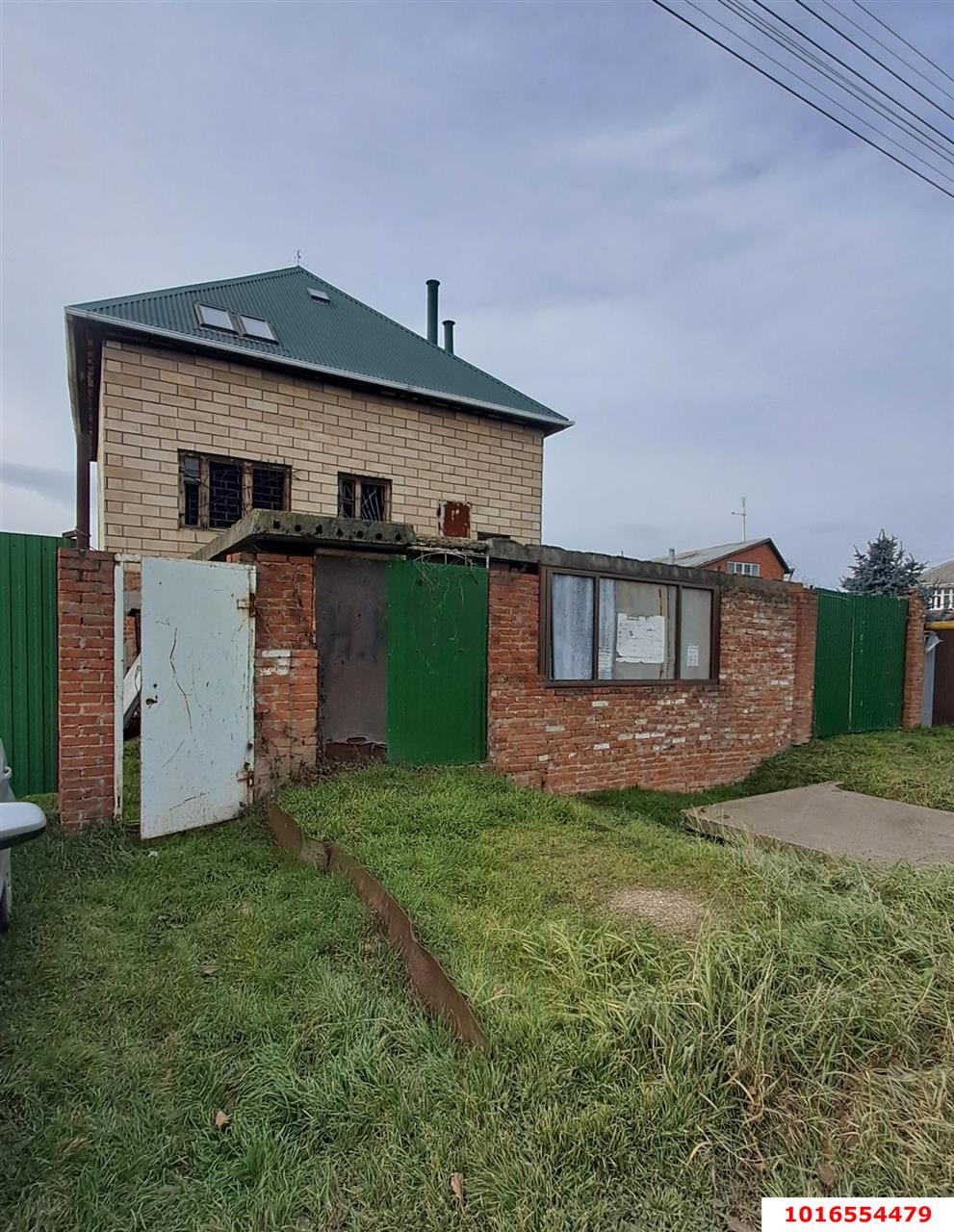 Фото №1: Дом 309&nbsp;м² + 6.71&nbsp;сот., 3&nbsp;эт. - Краснодар, Прикубанский внутригородской округ, Калинино, мкр. Завод Радиоизмерительных Приборов, ул. 1 Мая, 611/3