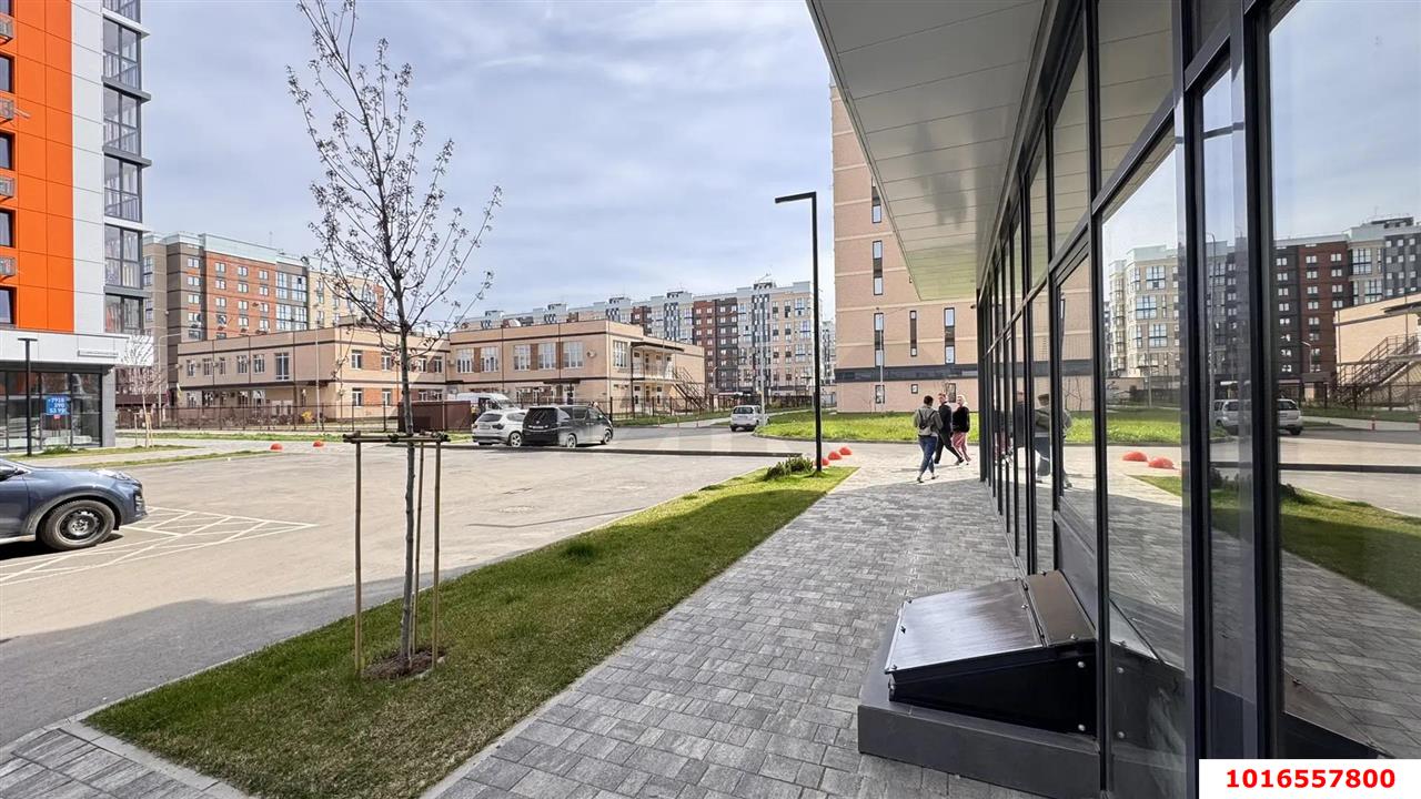 Фото №12: Торговое помещение 48&nbsp;м², 1/9&nbsp;эт. - Краснодар, Прикубанский внутригородской округ, мкр. жилой комплекс Друзья, ул. имени Генерала Брусилова, 28к4