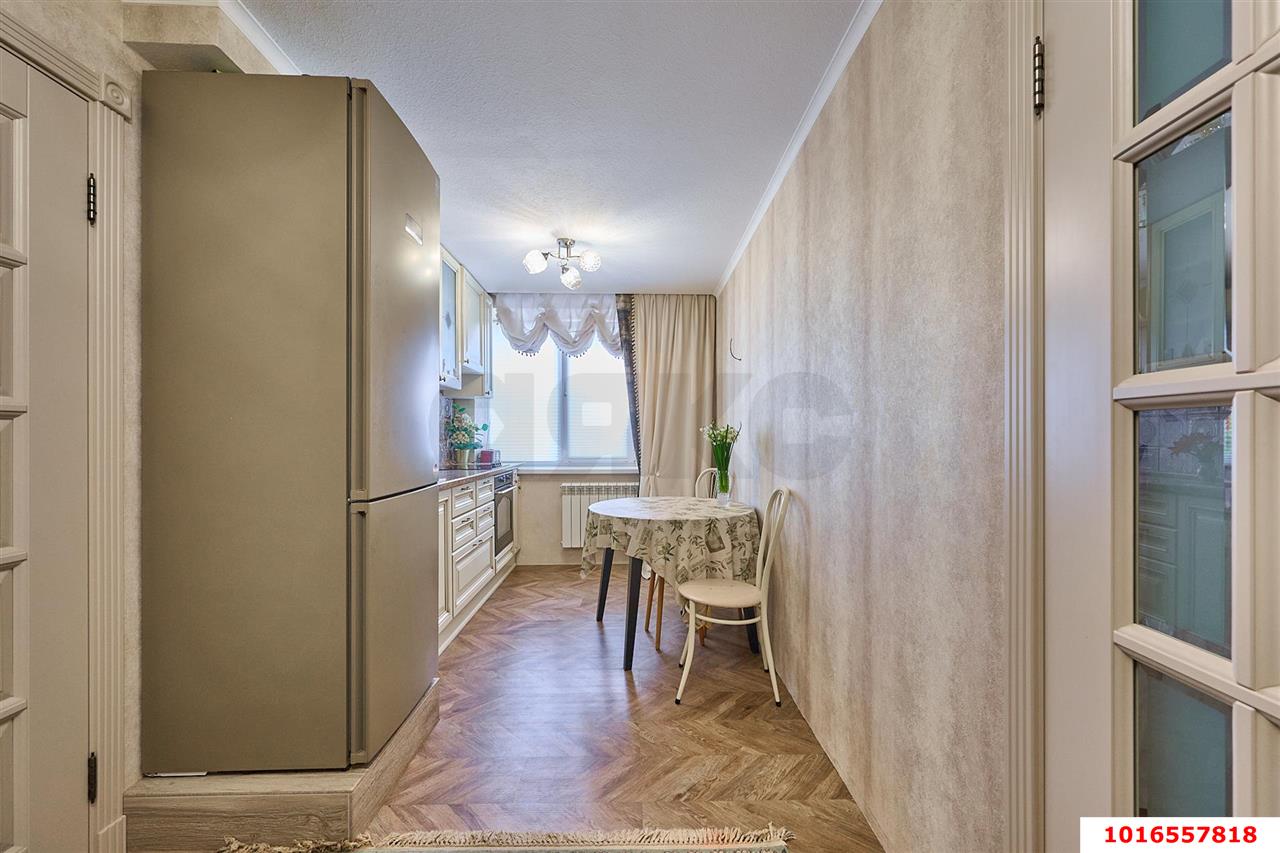 Фото №3: 2-комнатная квартира 58&nbsp;м², 2/11&nbsp;эт. - Краснодар, Западный внутригородской округ, мкр. Центральный, ул. Октябрьская, 44