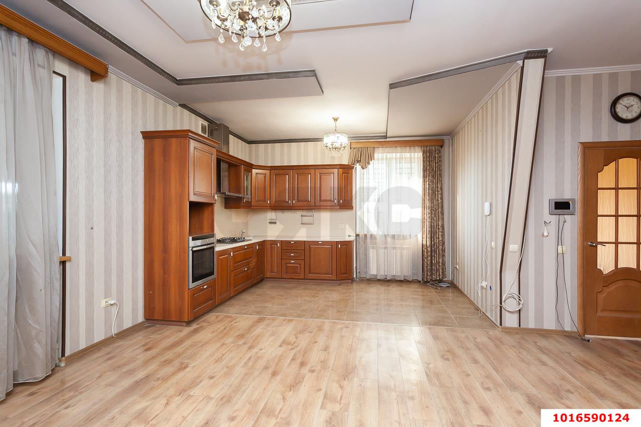 Фото №6: Дом 271&nbsp;м² + 12&nbsp;сот., 2&nbsp;эт. - Знаменский, мкр. Карасунский внутригородской округ