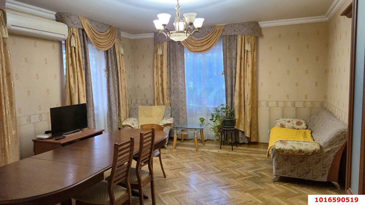 Фото №1: Дом 206&nbsp;м² + 11.1&nbsp;сот., 2&nbsp;эт. - Краснодар, Прикубанский внутригородской округ, мкр. Отделение № 1 ОПХ Колос, ул. Кирпильская, 28