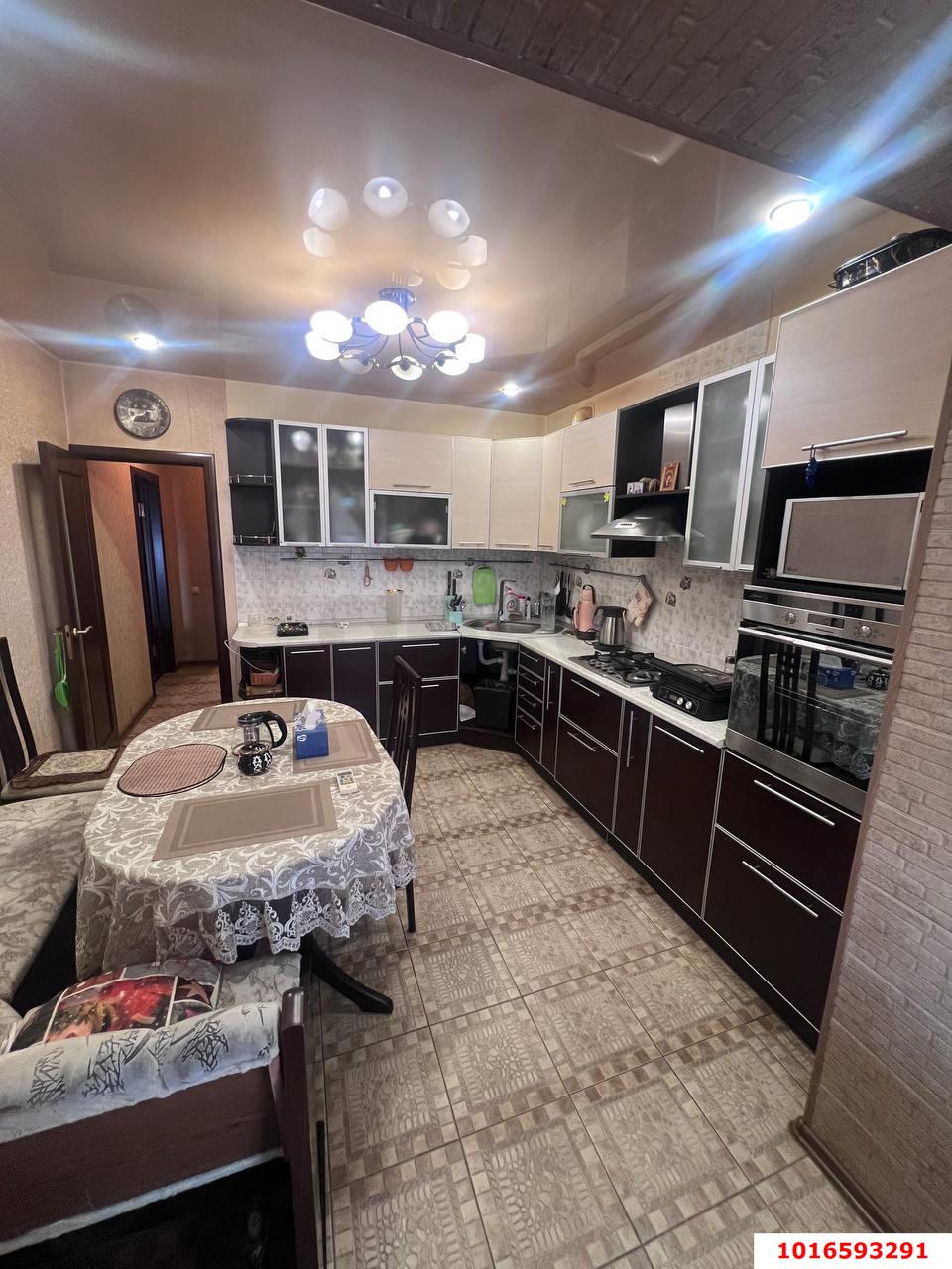 Фото №1: 2-комнатная квартира 72&nbsp;м², 2/5&nbsp;эт. - Яблоновский, ул. Гагарина, 4к1