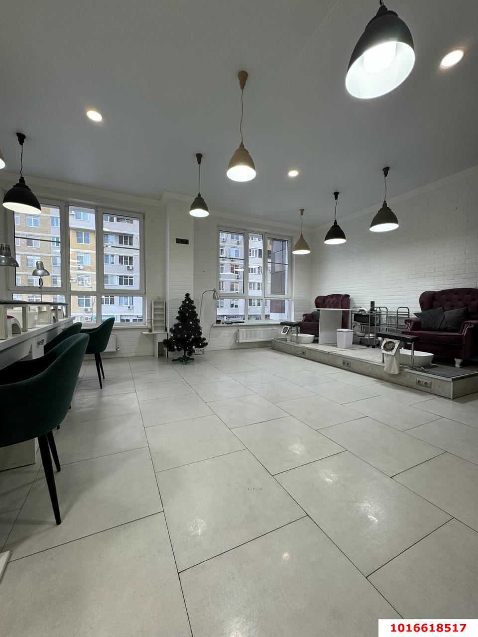 Фото №4: Торговое помещение 51&nbsp;м², 2/2&nbsp;эт. - Краснодар, Карасунский внутригородской округ, Черёмушки, мкр. ЖК Соло, ул. Селезнёва, 2/3