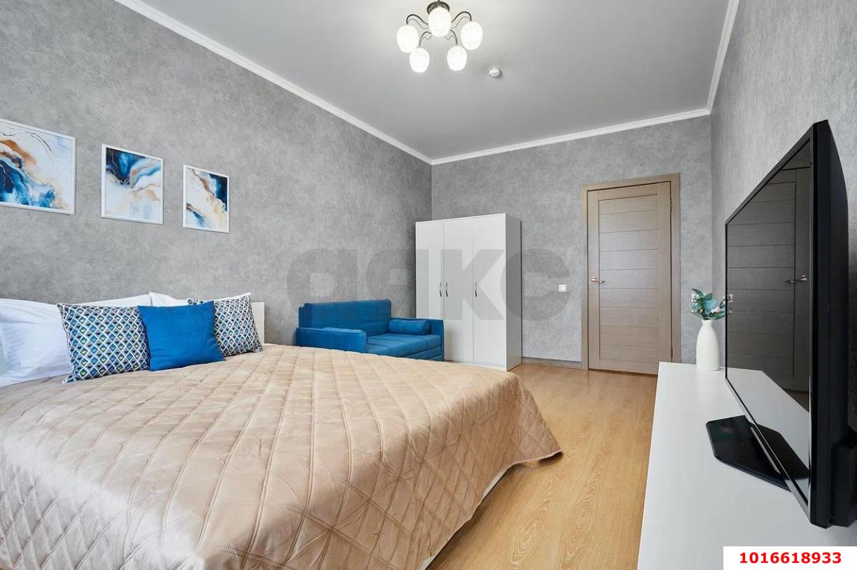 Фото №2: 1-комнатная квартира 45&nbsp;м², 10/24&nbsp;эт. - Краснодар, Центральный внутригородской округ, Черёмушки, мкр. ЖК Солнечный Остров, ул. Ставропольская, 336/6