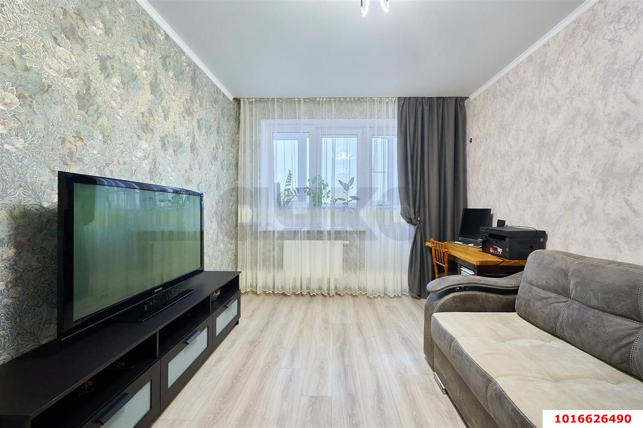 Фото №11: 3-комнатная квартира 75&nbsp;м², 8/13&nbsp;эт. - Краснодар, Прикубанский внутригородской округ, Славянский, мкр. Светлоград, ул. Красных Партизан, 1/4к1
