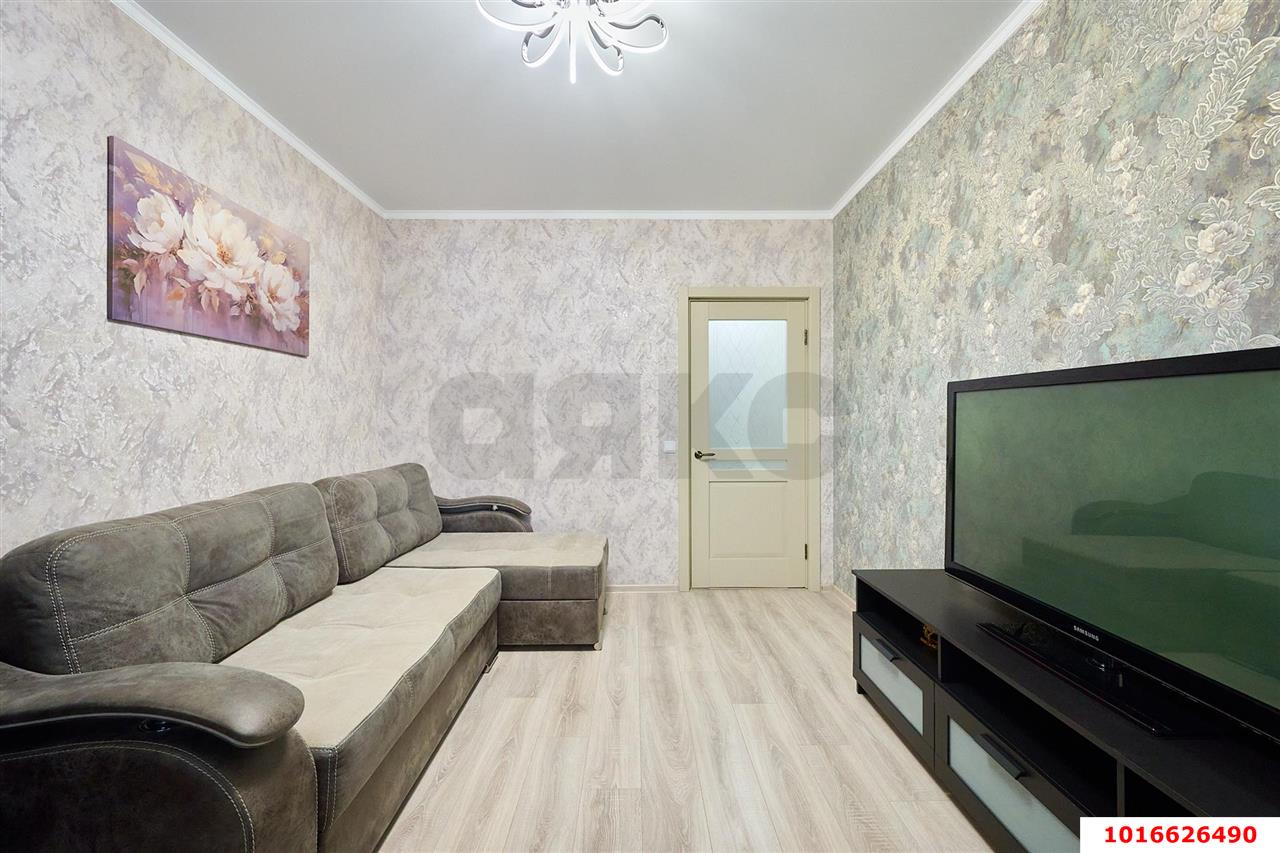 Фото №12: 3-комнатная квартира 75&nbsp;м², 8/13&nbsp;эт. - Краснодар, Прикубанский внутригородской округ, Славянский, мкр. Светлоград, ул. Красных Партизан, 1/4к1