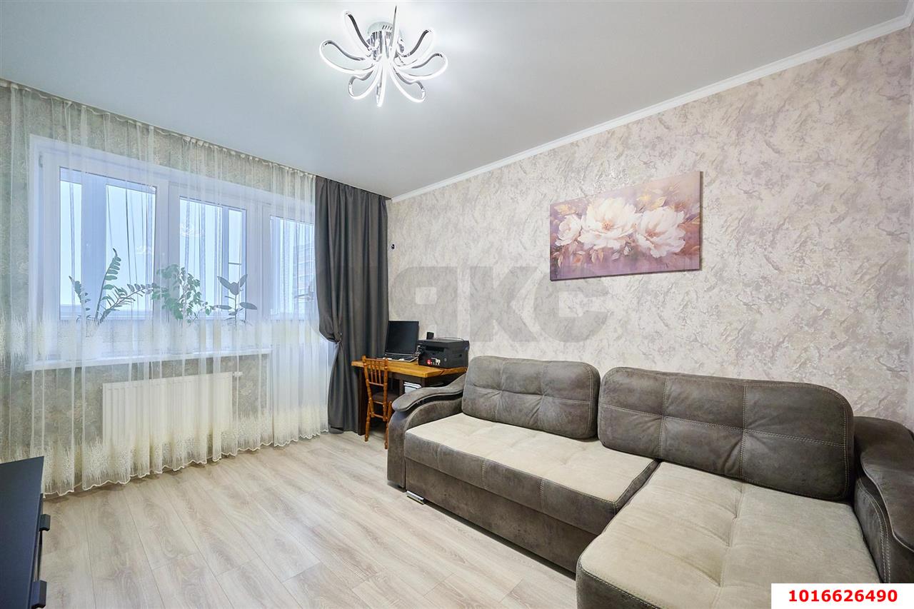 Фото №10: 3-комнатная квартира 75&nbsp;м², 8/13&nbsp;эт. - Краснодар, Прикубанский внутригородской округ, Славянский, мкр. Светлоград, ул. Красных Партизан, 1/4к1