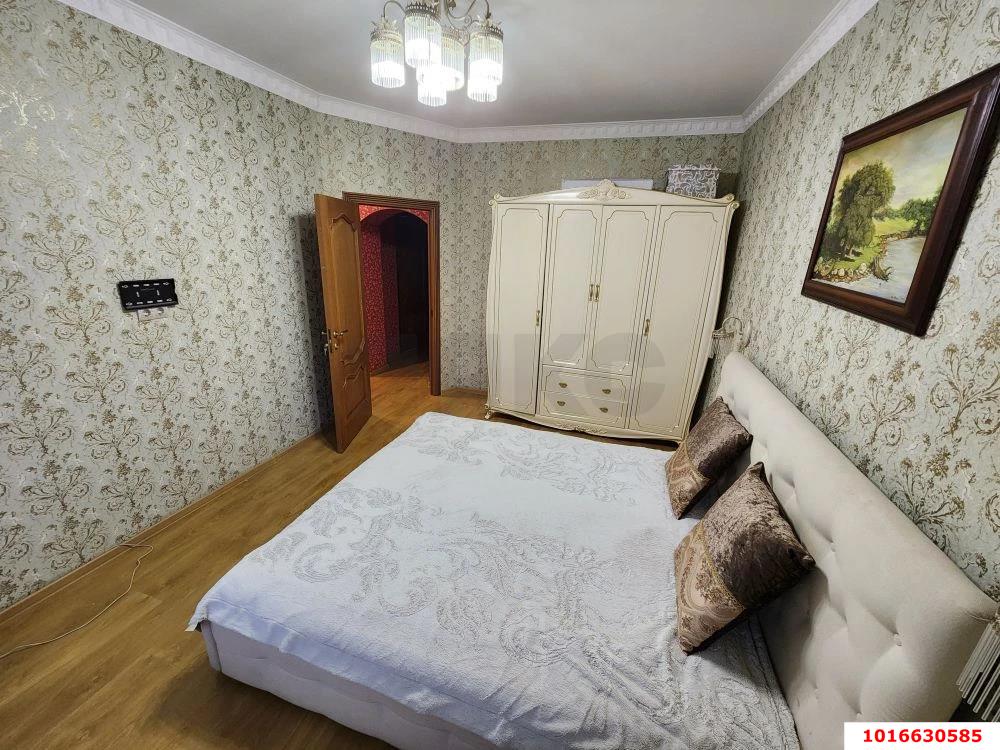 Фото №6: 4-комнатная квартира 83&nbsp;м², 2/4&nbsp;эт. - Краснодар, Центральный внутригородской округ, мкр. Центральный, ул. Митрофана Седина, 2