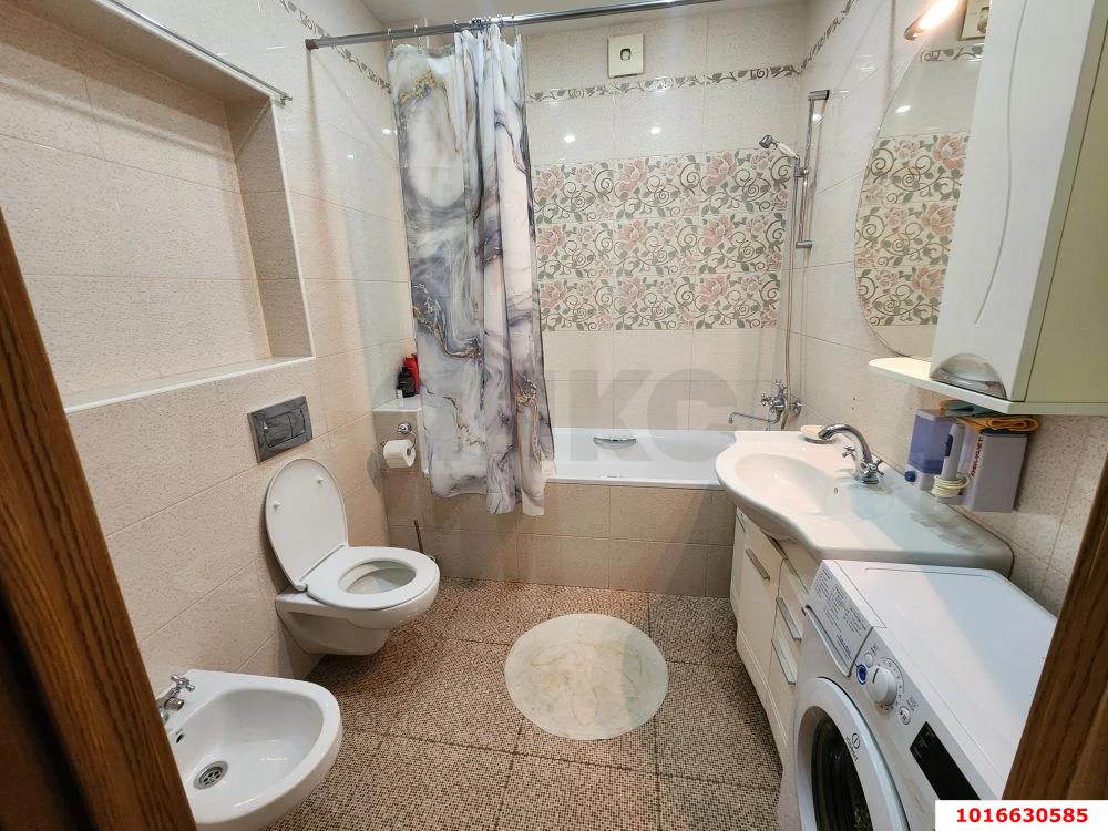 Фото №10: 4-комнатная квартира 83&nbsp;м², 2/4&nbsp;эт. - Краснодар, Центральный внутригородской округ, мкр. Центральный, ул. Митрофана Седина, 2