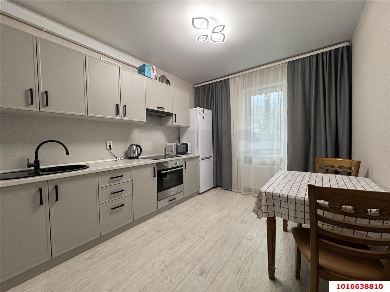 Фото №1: 1-комнатная квартира 40&nbsp;м², 1/16&nbsp;эт. - Краснодар, Прикубанский внутригородской округ, Восточный, мкр. жилой комплекс Квартал № 6, ул. имени Героя Советского Союза Дмитрия Мирошниченко, 43