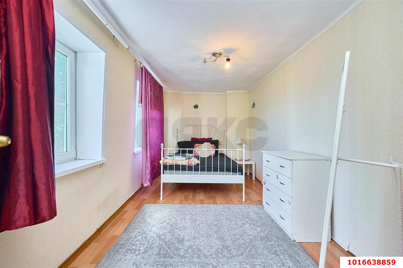 Фото №1: 2-комнатная квартира 42&nbsp;м², 1/2&nbsp;эт. - Краснодар, Западный внутригородской округ, мкр. Центральный, ул. Чапаева, 71