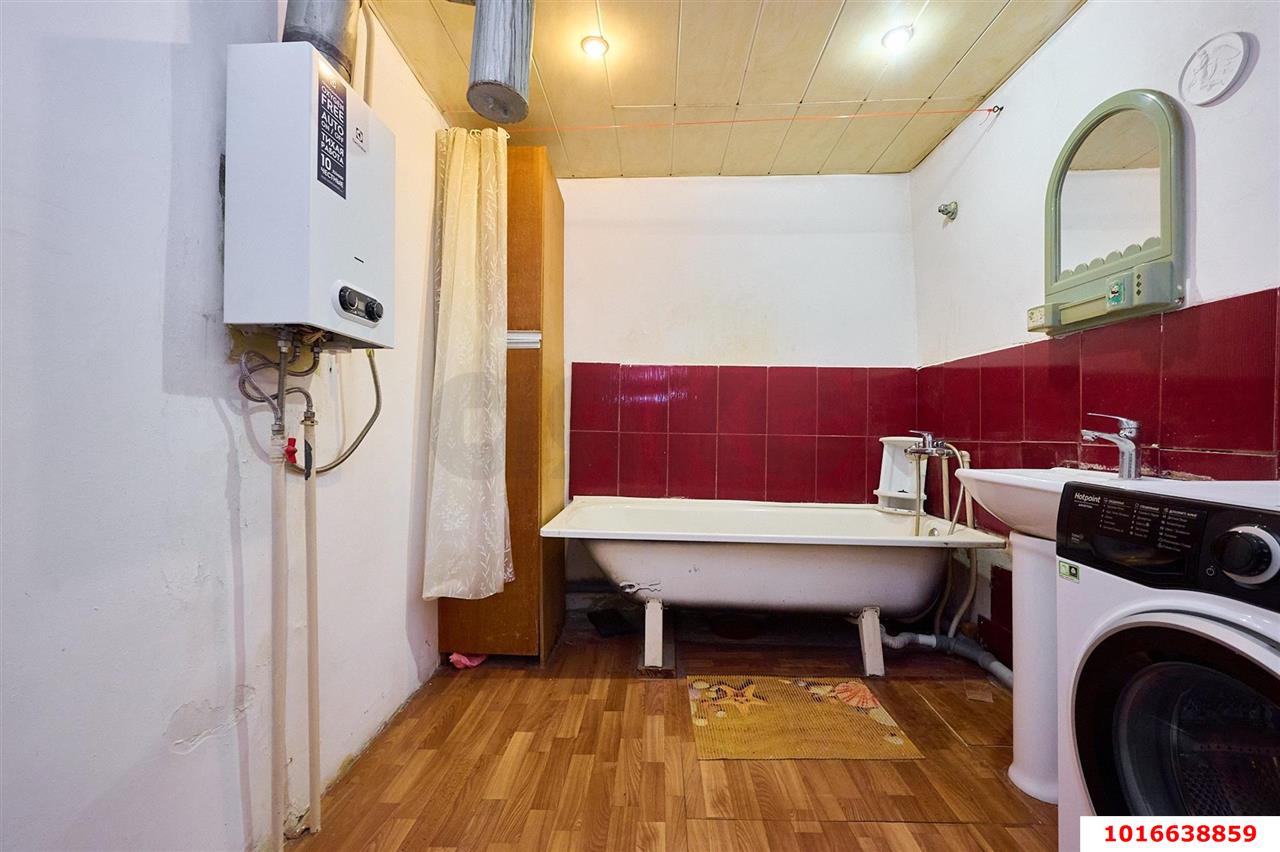 Фото №4: 2-комнатная квартира 42&nbsp;м², 1/2&nbsp;эт. - Краснодар, Западный внутригородской округ, мкр. Центральный, ул. Чапаева, 71