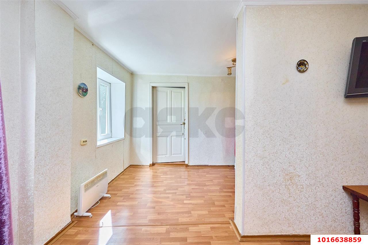 Фото №3: 2-комнатная квартира 42&nbsp;м², 1/2&nbsp;эт. - Краснодар, Западный внутригородской округ, мкр. Центральный, ул. Чапаева, 71