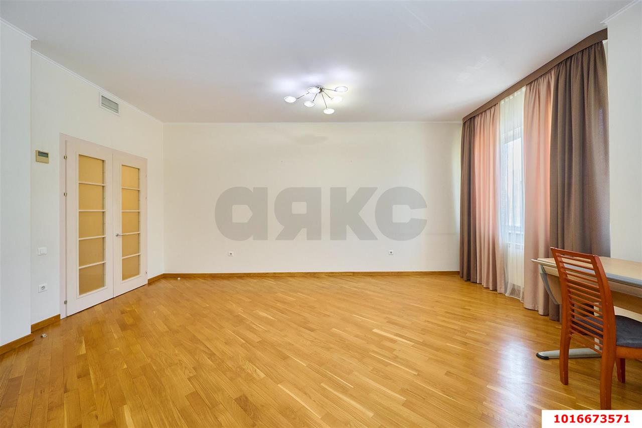Фото №9: 3-комнатная квартира 118&nbsp;м², 2/10&nbsp;эт. - Краснодар, Западный внутригородской округ, Горгаз, мкр. Центральный, ул. Кубанская набережная, 4