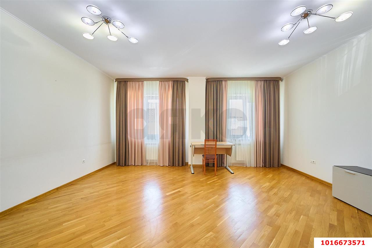 Фото №8: 3-комнатная квартира 118&nbsp;м², 2/10&nbsp;эт. - Краснодар, Западный внутригородской округ, Горгаз, мкр. Центральный, ул. Кубанская набережная, 4