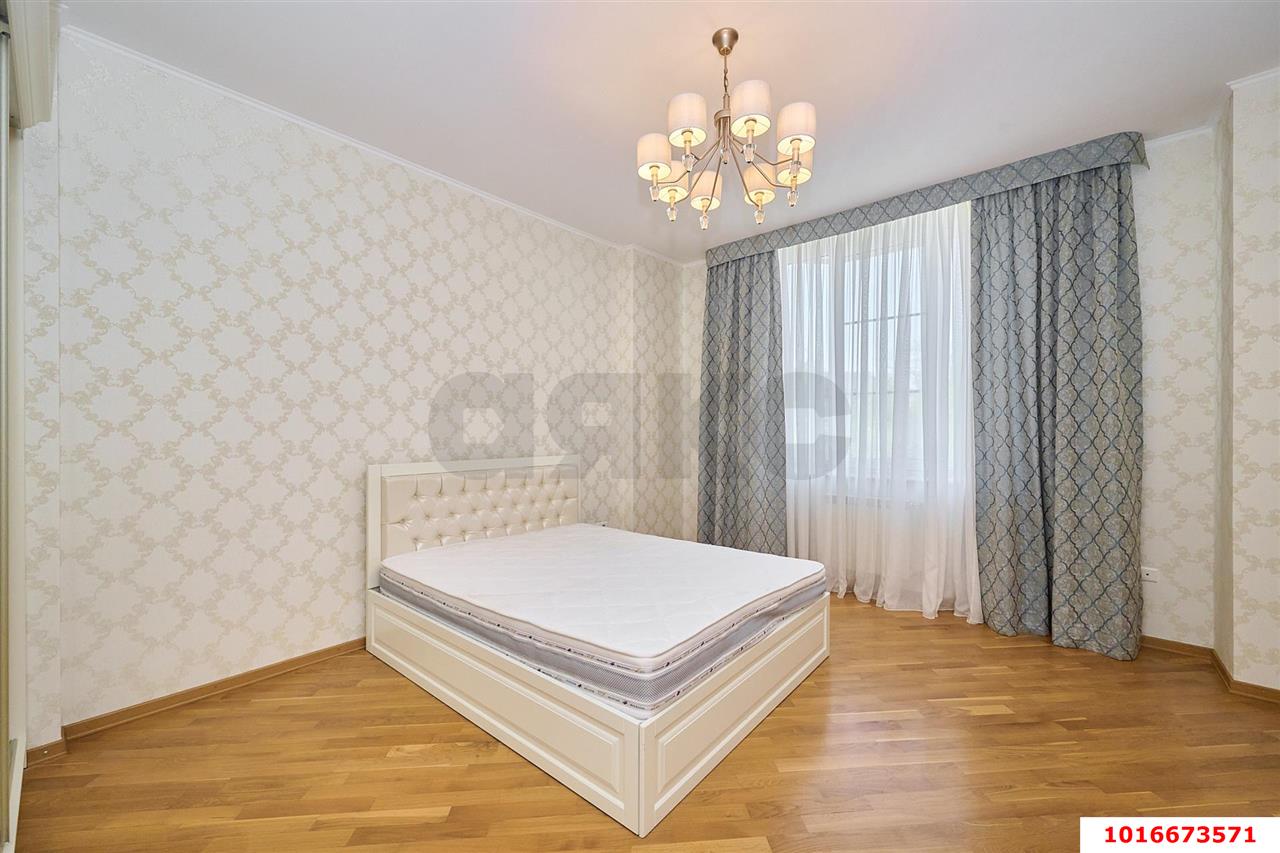 Фото №10: 3-комнатная квартира 118&nbsp;м², 2/10&nbsp;эт. - Краснодар, Западный внутригородской округ, Горгаз, мкр. Центральный, ул. Кубанская набережная, 4