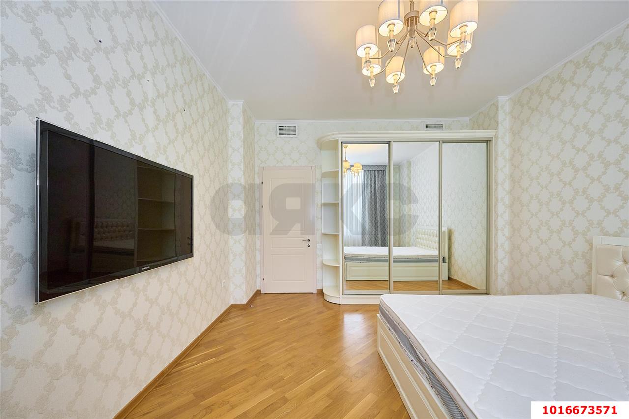 Фото №12: 3-комнатная квартира 118&nbsp;м², 2/10&nbsp;эт. - Краснодар, Западный внутригородской округ, Горгаз, мкр. Центральный, ул. Кубанская набережная, 4